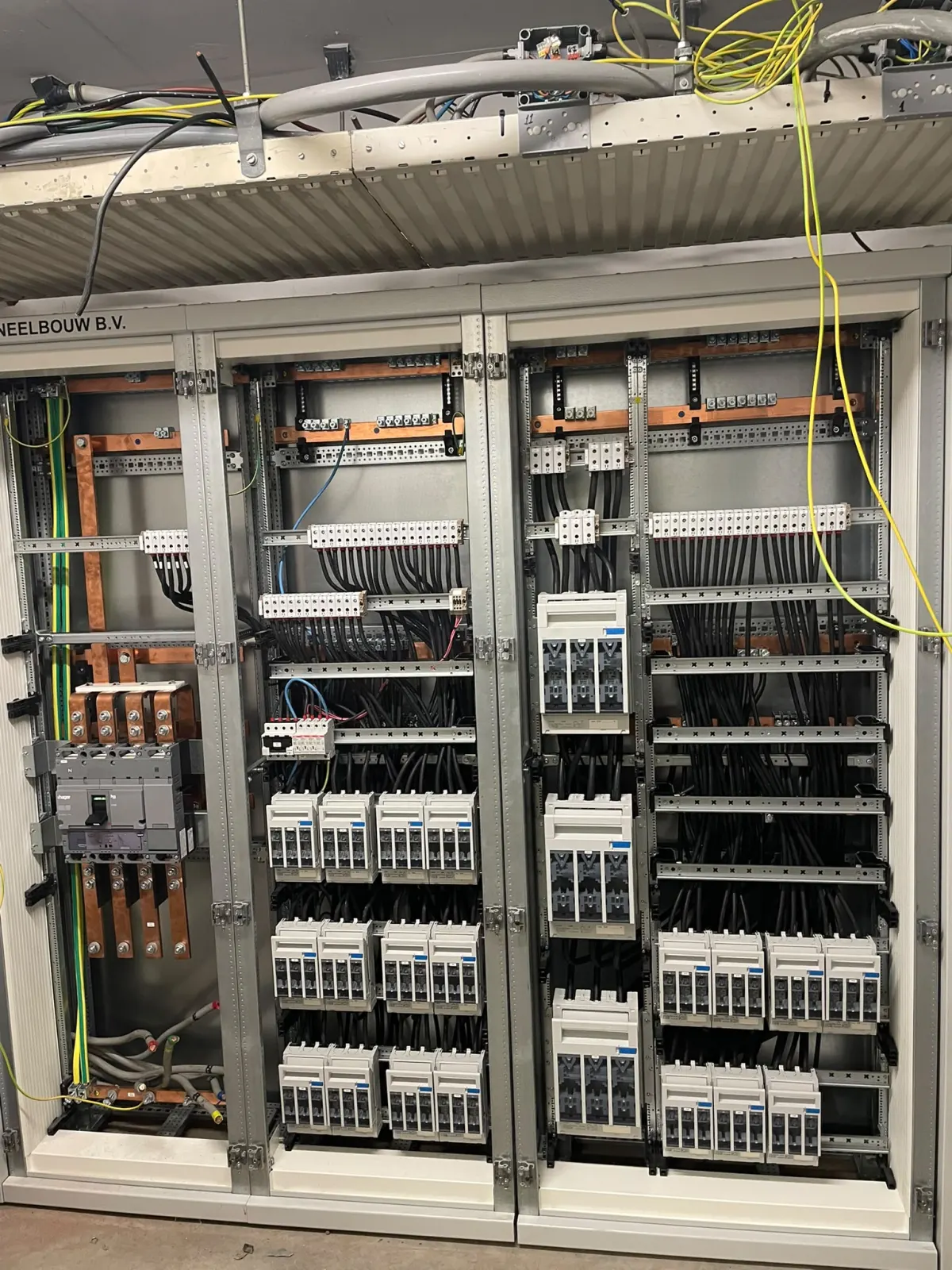 Nieuwe opbouw van de verdeler, gefotografeerd tijdens de werkzaamheden